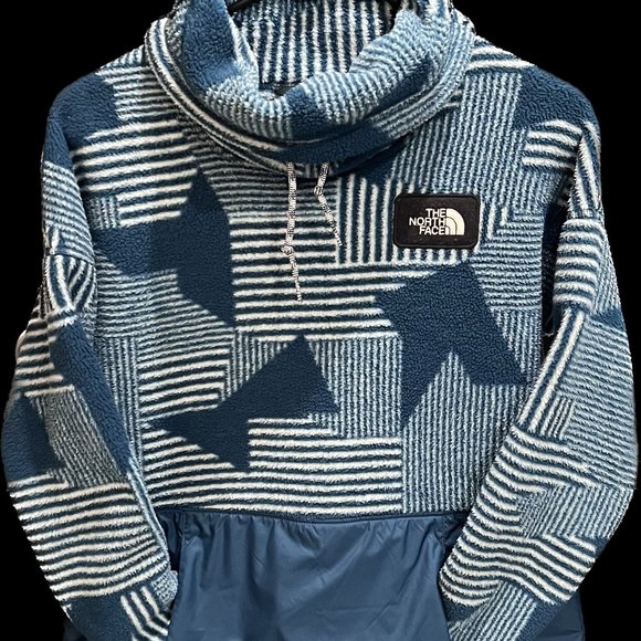 The North Face Fleece Pullover - Picture 3 of 7
